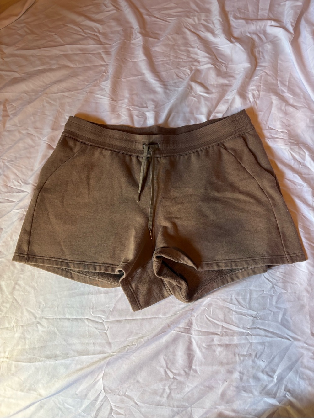 LULULEMON TAN/ BROWN SCUBA SHORTS SIZE 18